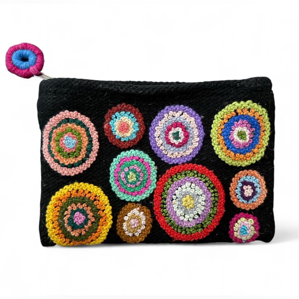 THREADS OF HOPE Peruvian handmade zipper pouch. Beautiful crocheted colors!